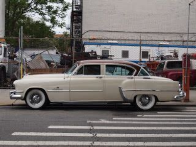 Chrysler Custom Imperial V8 4dr 1954