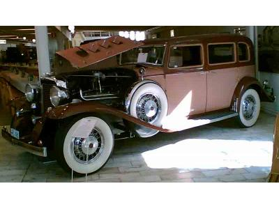 Marmon Sixteen Sedan 4dr
