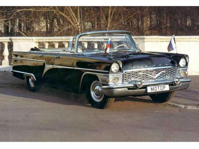 GAZ 13 (Tchaïka) Cabriolet 1959